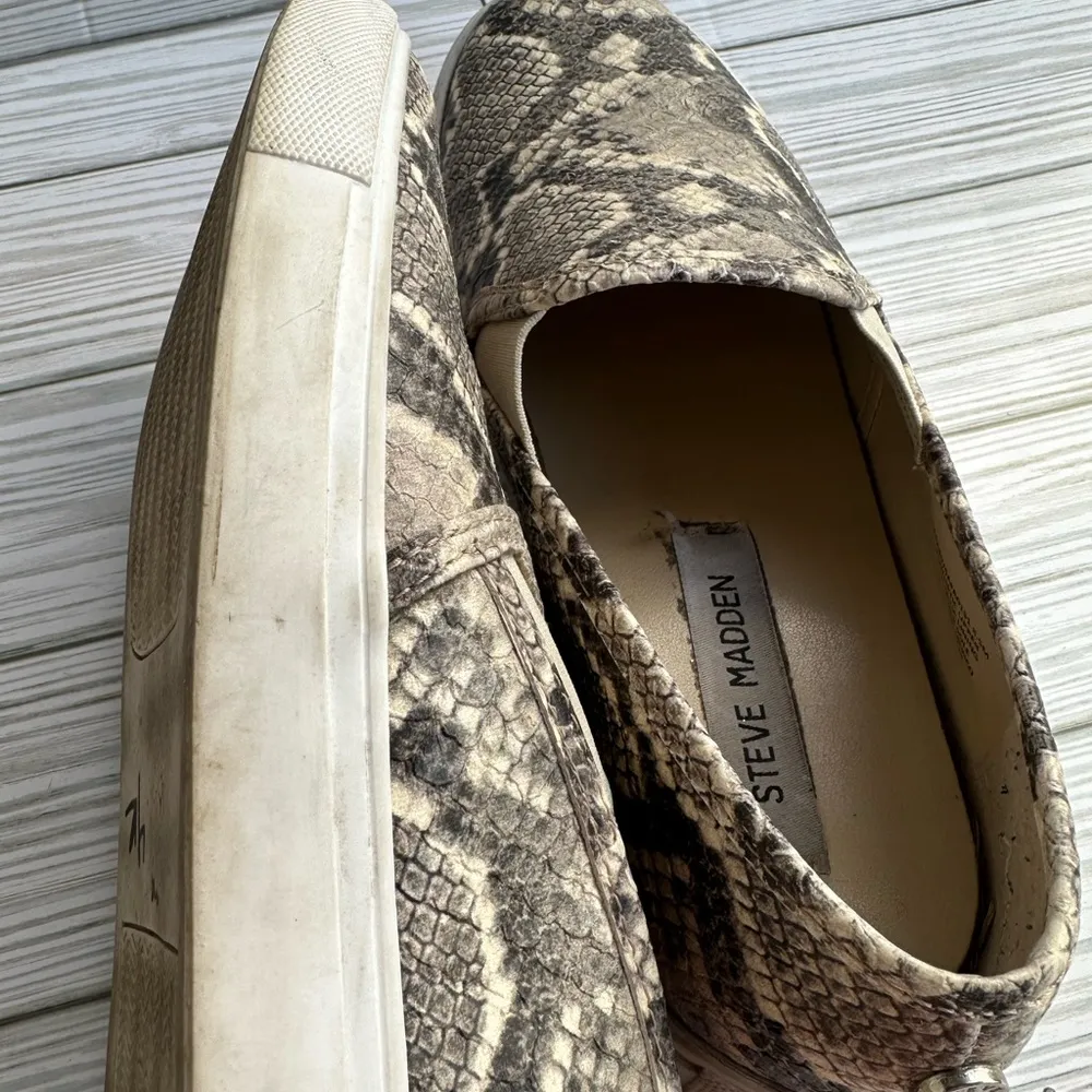 Steve Madden  Slip Ons Vans Slides Model Womens Size 8.5 - Image 7