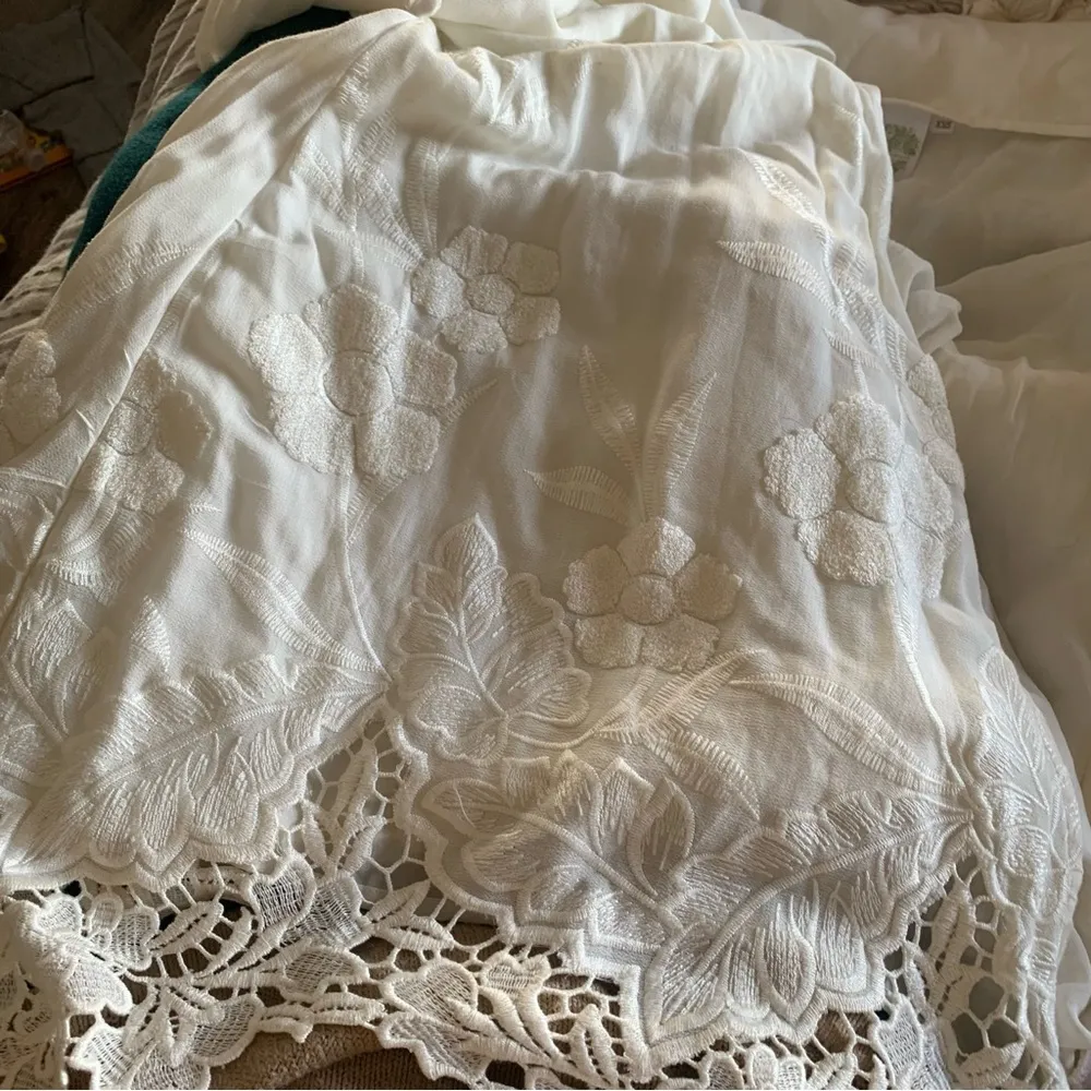 plum pretty sugar robe with floral trim White Size XS - Image 2