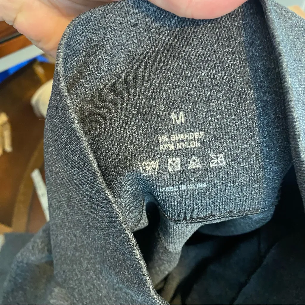 NVGTN Contour Seamless Leggings Gray Size‎ small gym workout walk booty lift - Image 4