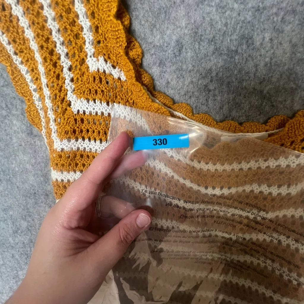 Ardene Women Size Large Crotchet scalloped neck trim short‎ sleeve top Orange - Image 2