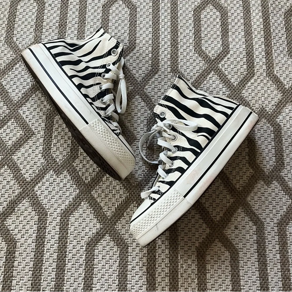 Converse custom chuck taylor all star lift platform canvas  black/ zebra - Image 8