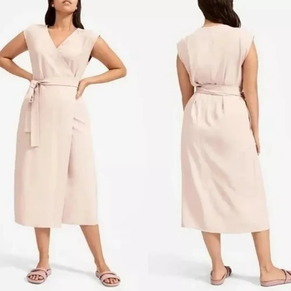 Everlane The Japanese GoWeave Wrap Midi Dress in Soft Pink Preppy - Image 9