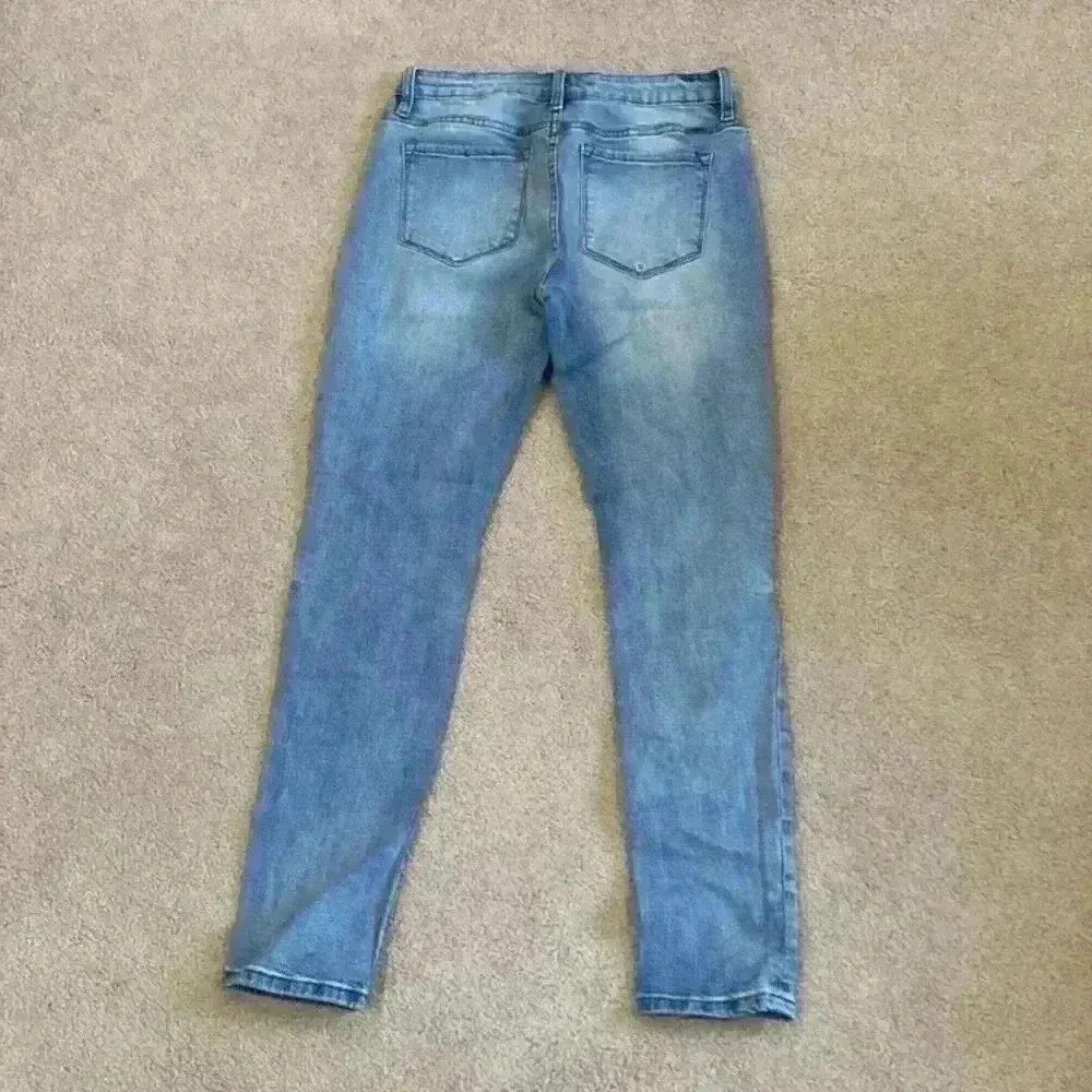 Kancan distressed high rise button up front jeans in size 7 / 27 Blue - Image 3