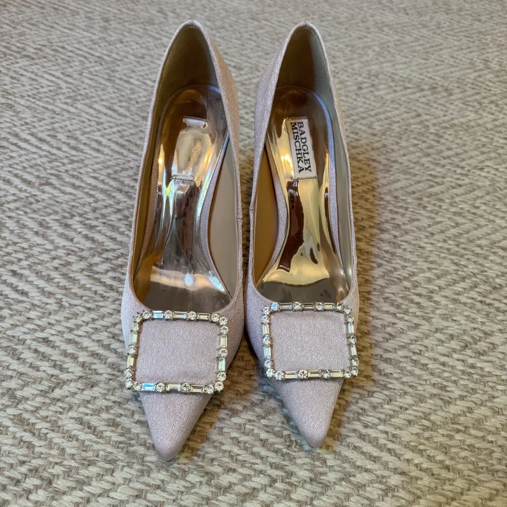 BADGLEY MISCHKA Cher Crystal Embellished Satin Aurora Pink Pumps | Size 8.5 - Image 2