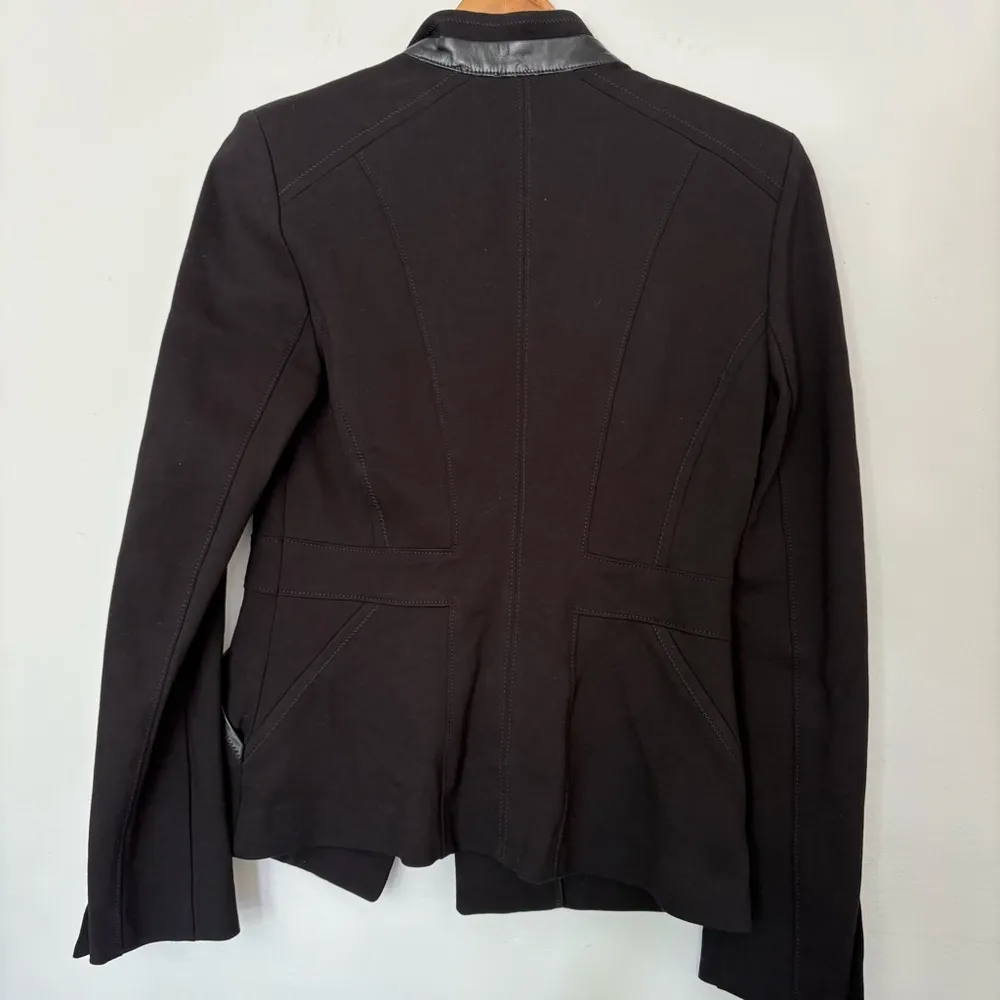 White House Black Market one button Ponte faux leather trim Blazer Size 4 Black - Image 3