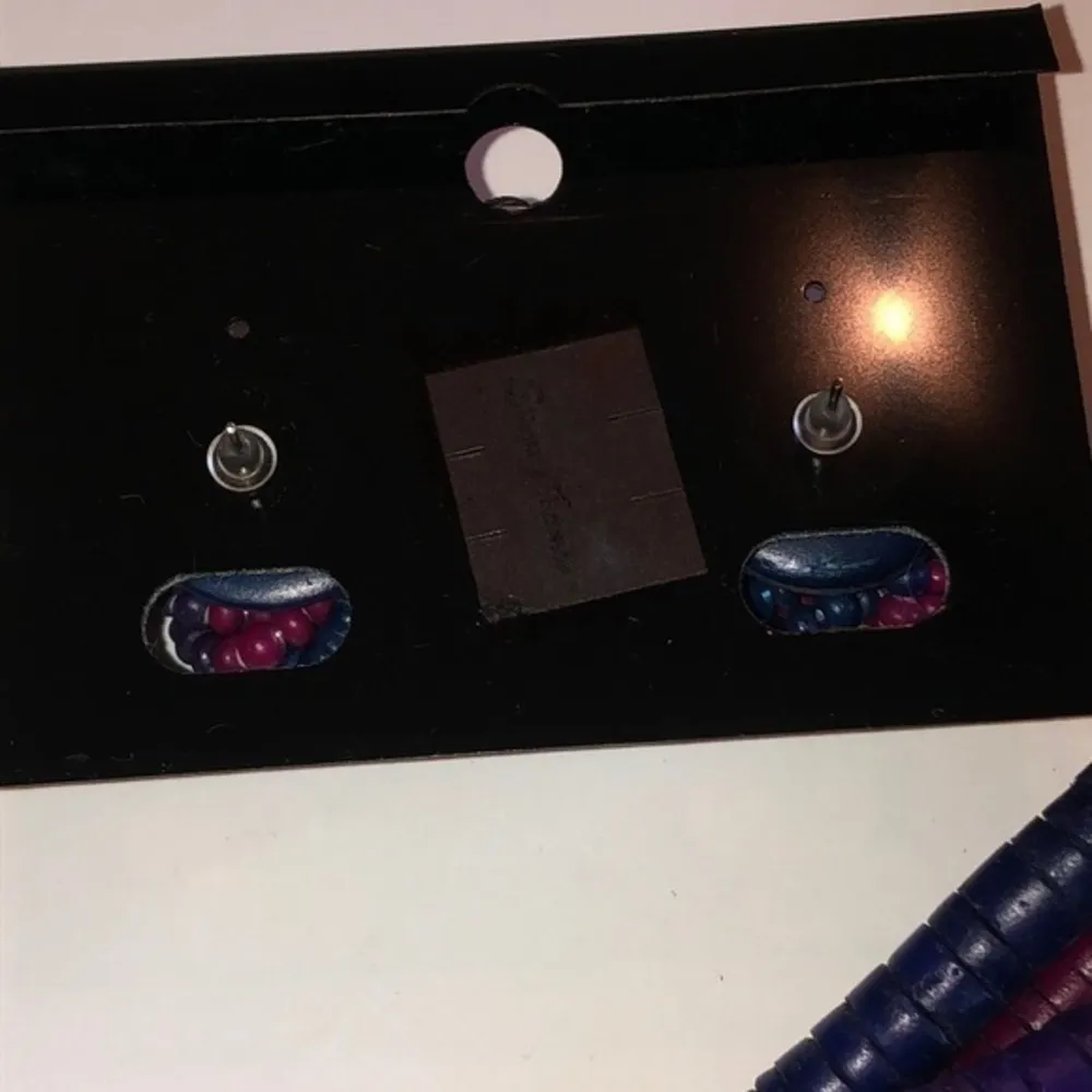 Carol Graham Vintage Wooden Beaded Colorful Pink Purple Blue Necklace & Earrings - Image 6