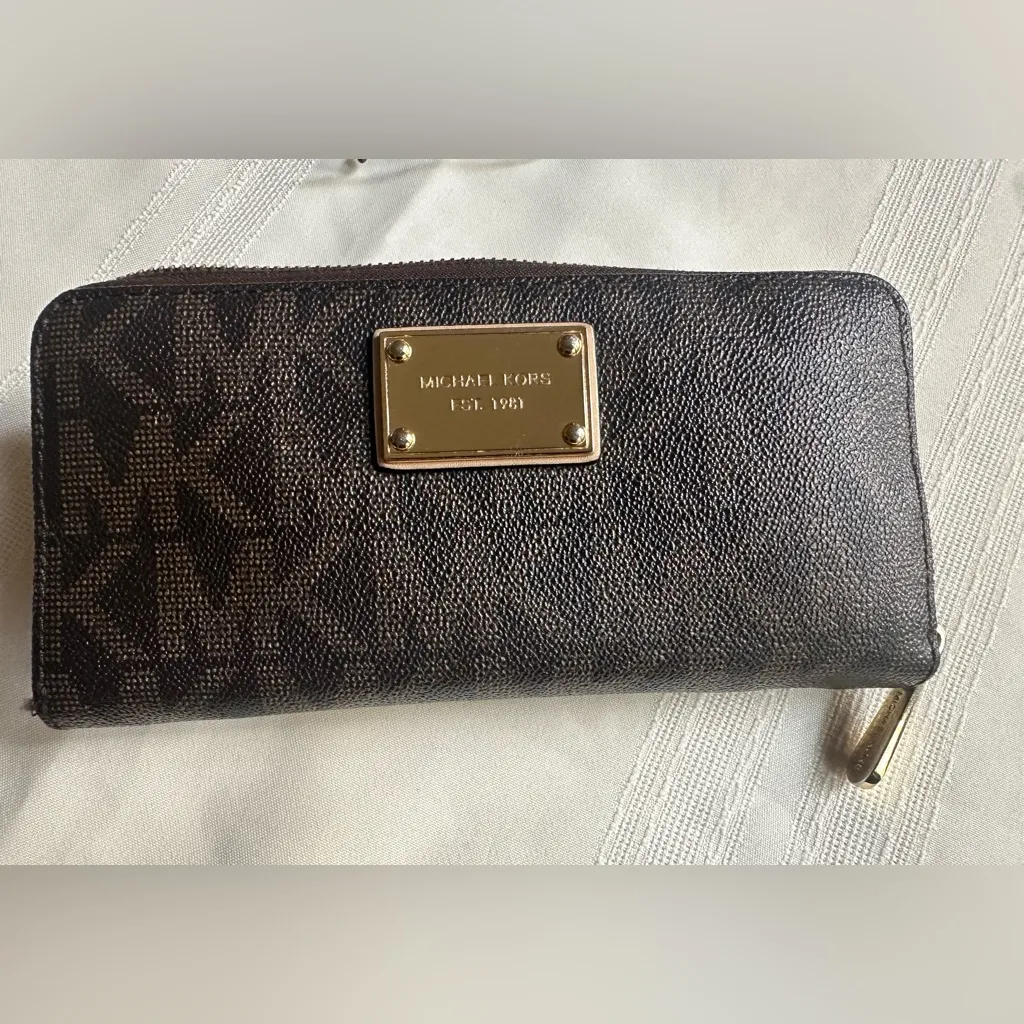 Michael Kors Chocolate Brown Wallet with Gold Plate - Image 10