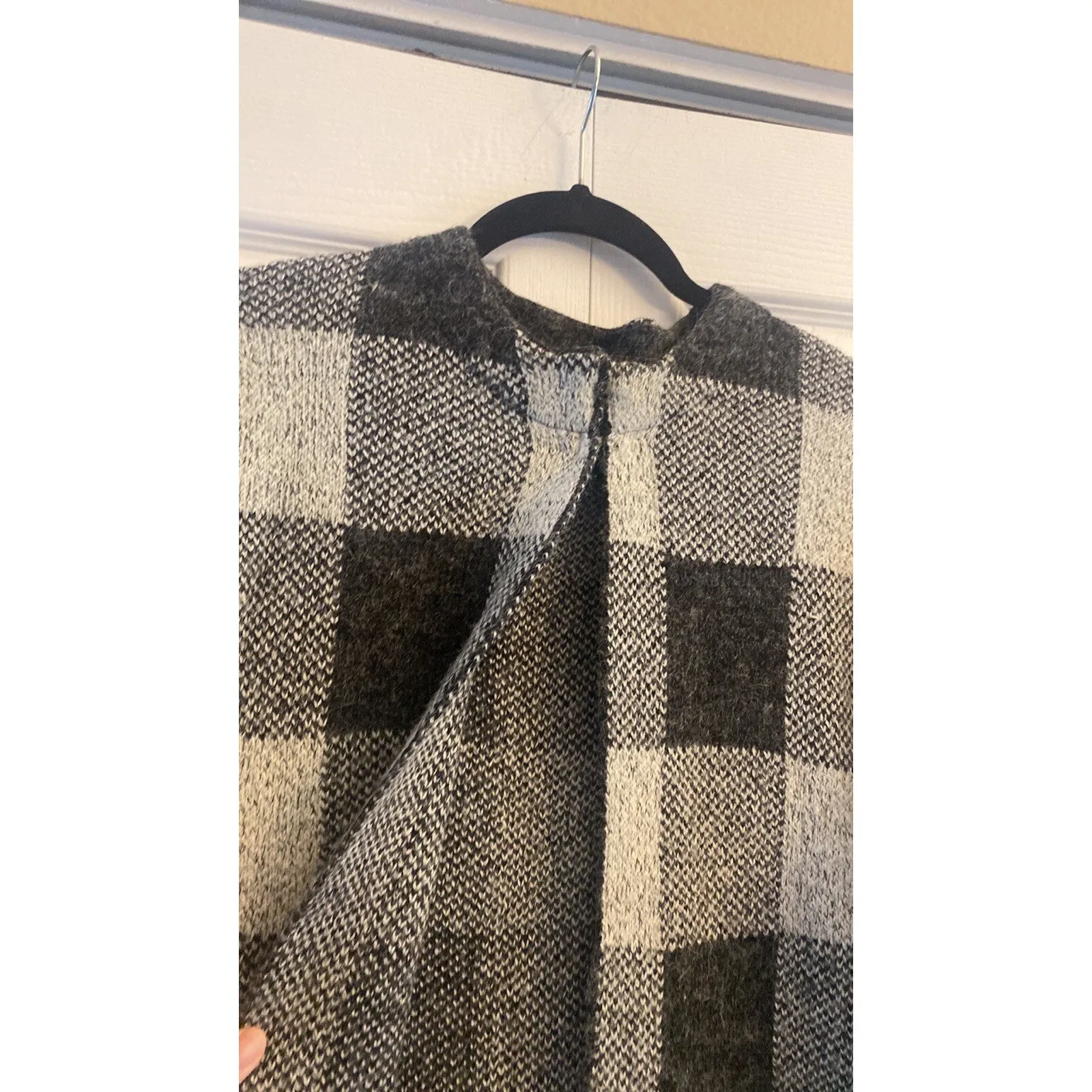 Womens Medium Open Long Cardigan sweater Jacket Gray Plaid Cabincore Old Money - Image 3