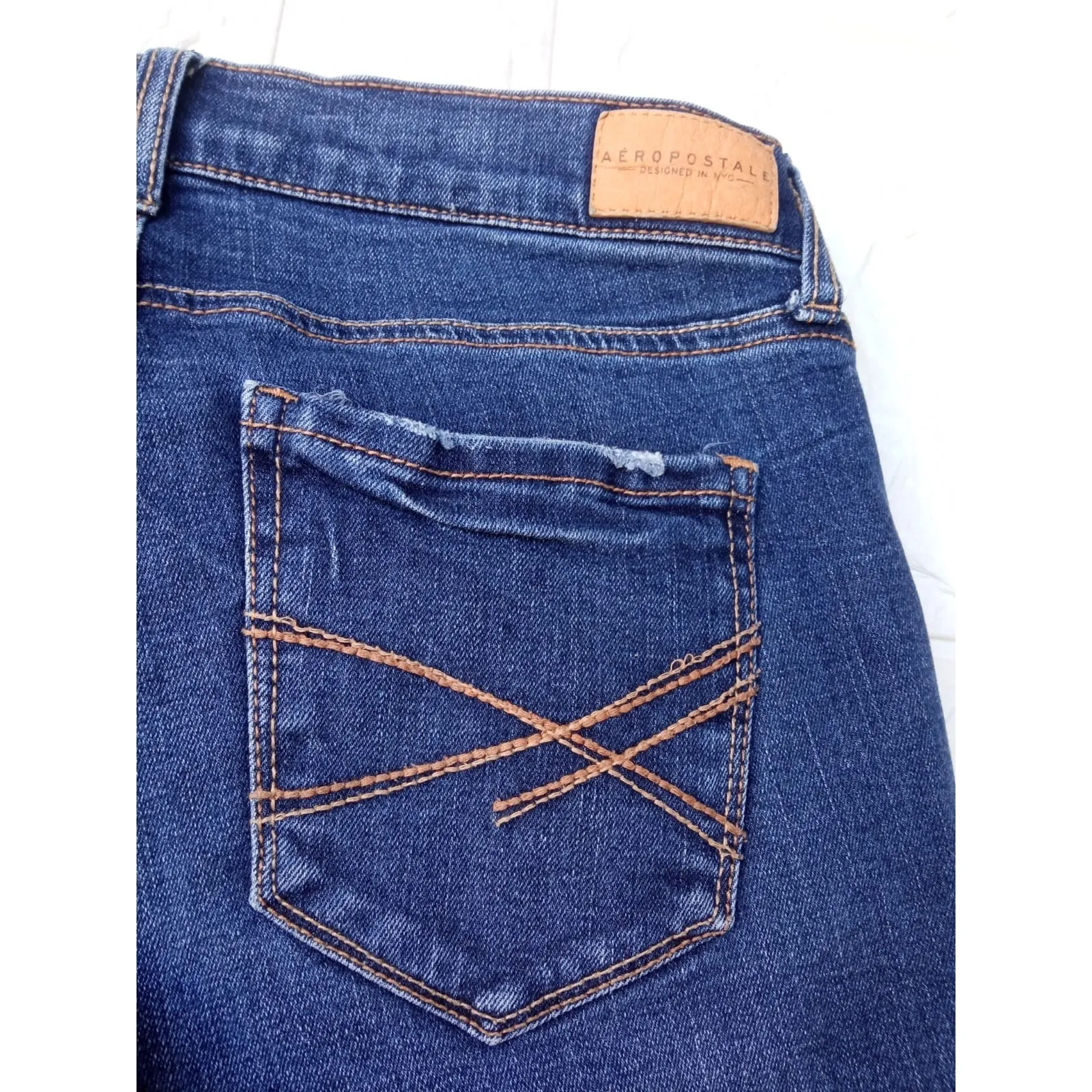 Aeropostale Women's Skinny Jeans Short/Court Dark Wash Denim Size 0 - Image 6