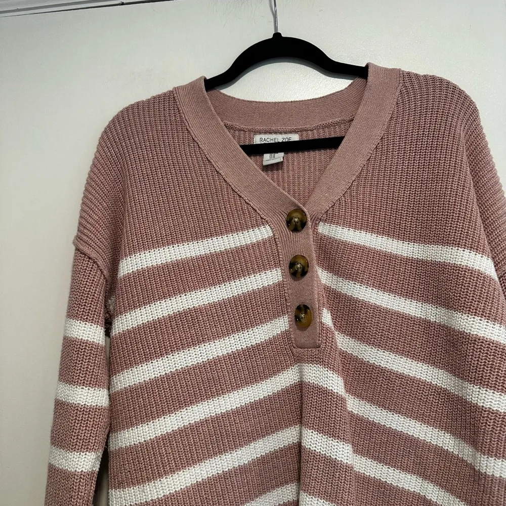 Rachel Zoe Medium Dusty Rose Striped V Neck. Longsleeve. Three Button Pullover. - Image 6