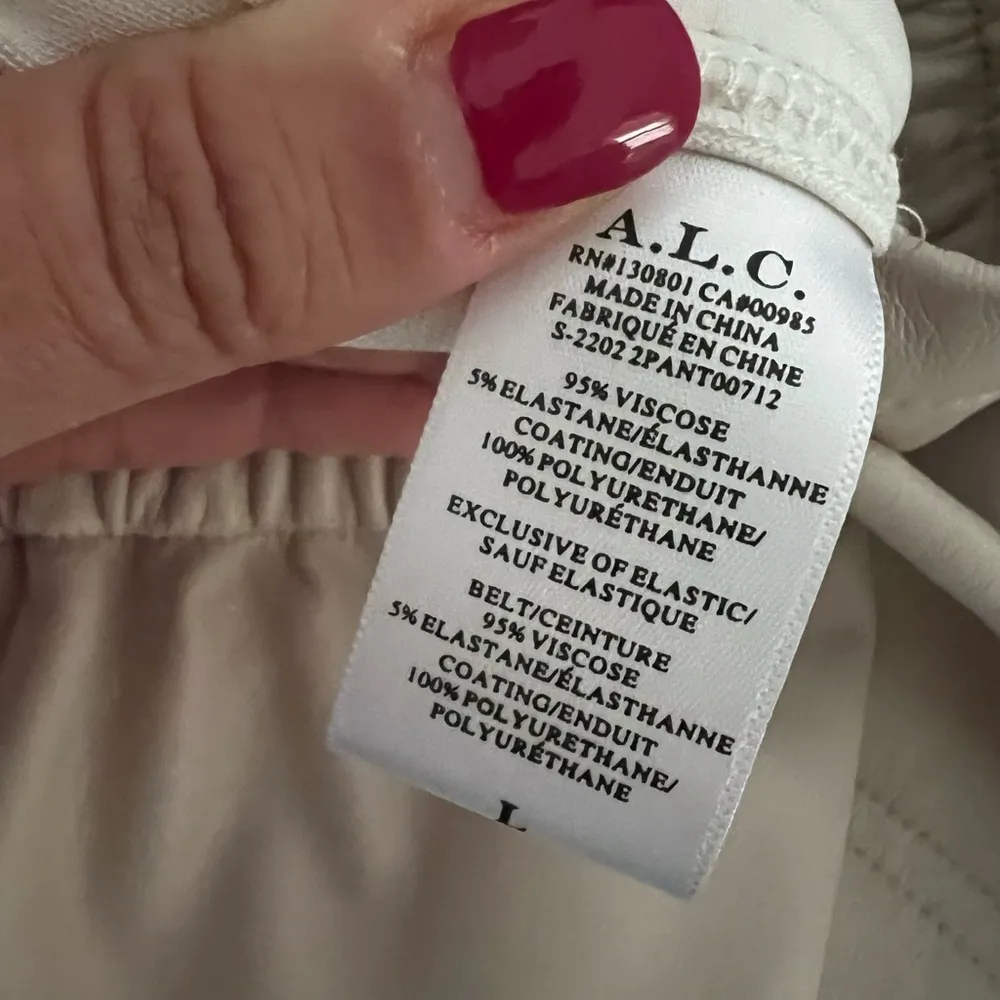 ALC Faux Vegan Leather Ryder Off White Shorts Sz L - Image 7