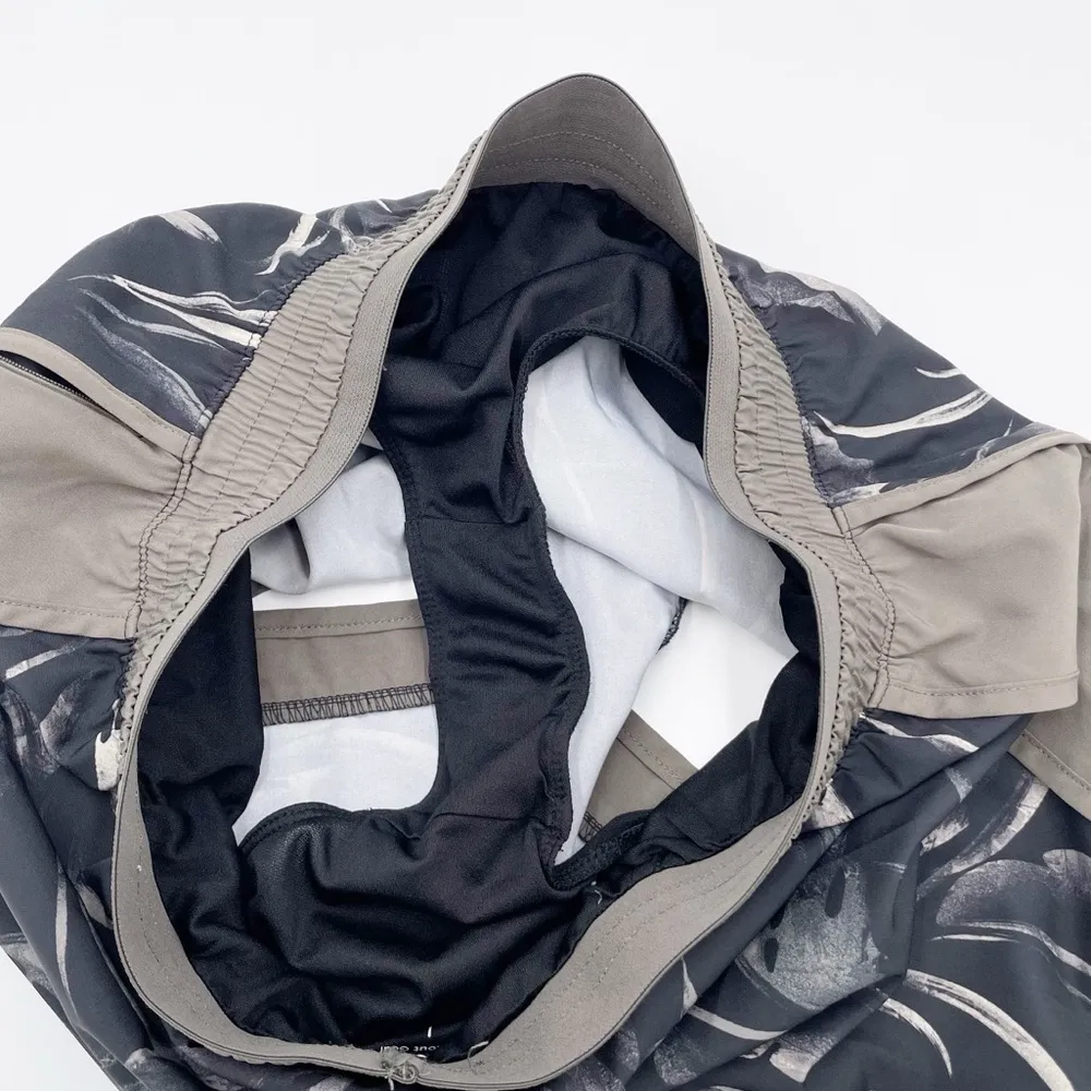 Tek Gear Women's Core Woven Running Shorts Black Taupe Tropical Print Size Large - Image 4