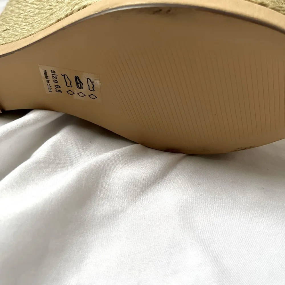 Michael Antonio NWOT.  wedge Sandals size  6.5​ - Image 7