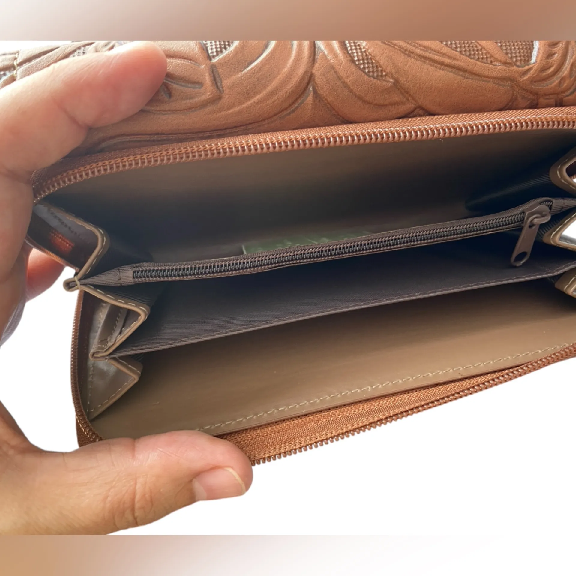 Born O Concept Floral Embossed Saddle‎ Ridge Vegan Leather Wallet Brown - Image 6