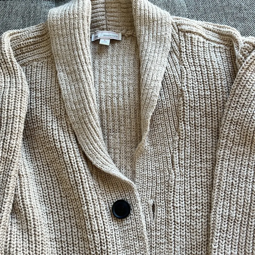 Oatmeal knit gap thick sweater, like new - Image 2