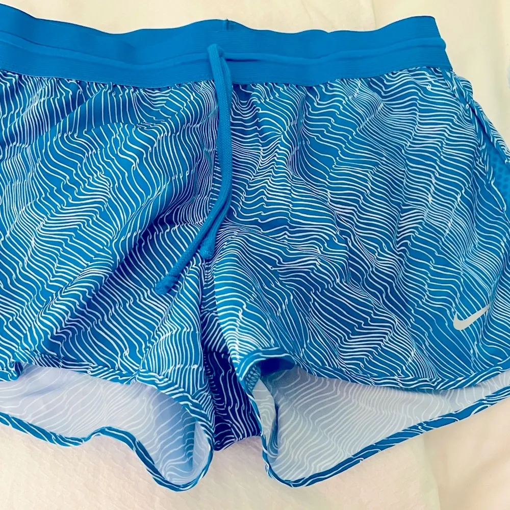 NIKE DRI FIT BLUE & WHITE ATHLETIC  RUNNING SHORTS - Image 9