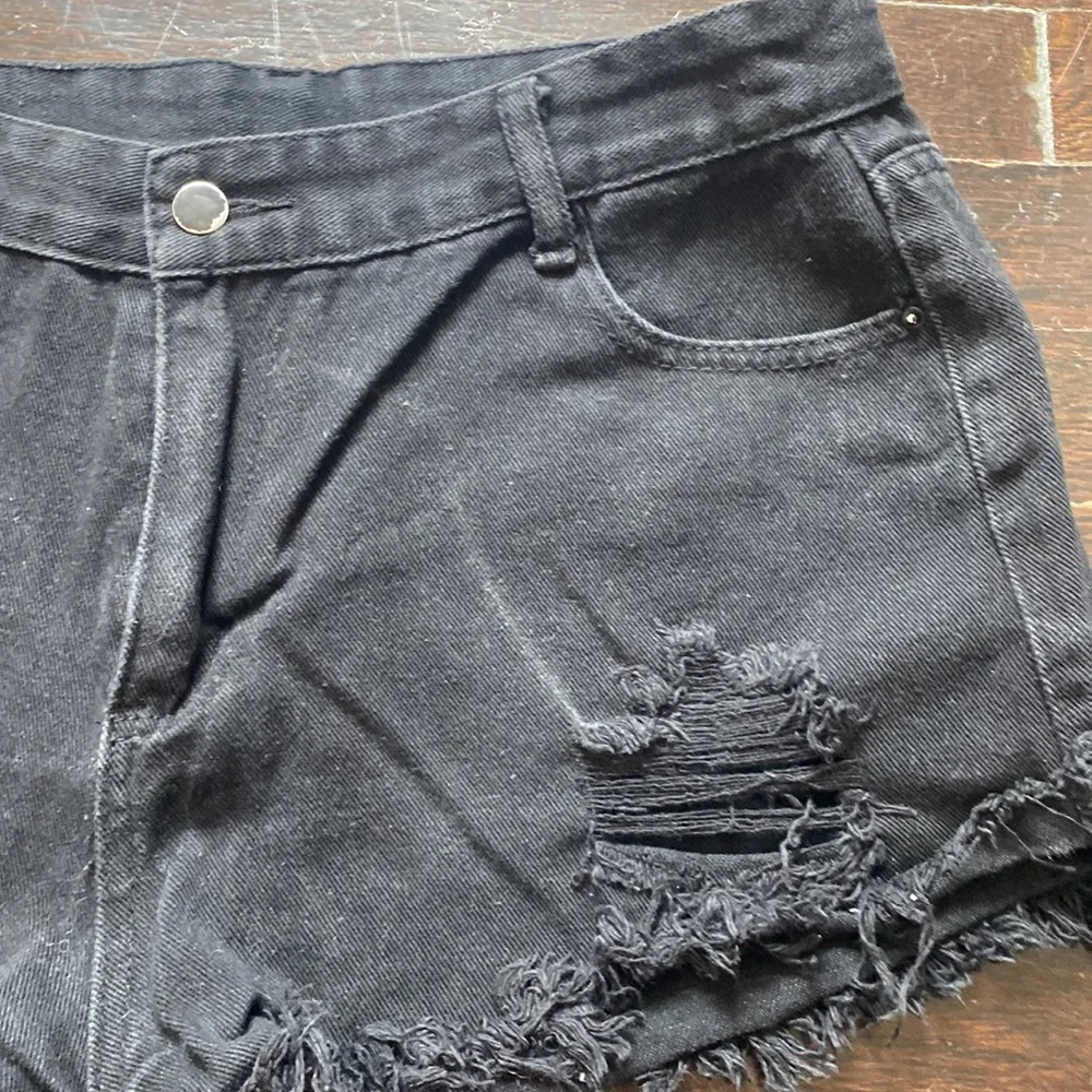 Distressed Frayed High-Rise Shorts - Image 7