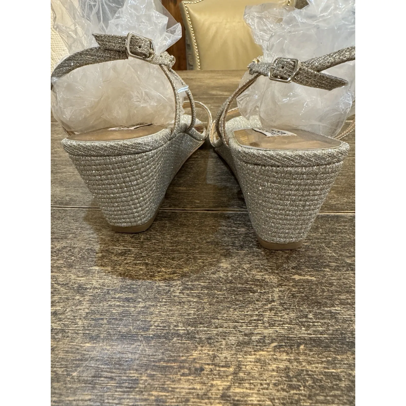 Badgley Mischka Women's Kaelyn Wedge Sandal Silver Size 10 Rhinestones - Image 7