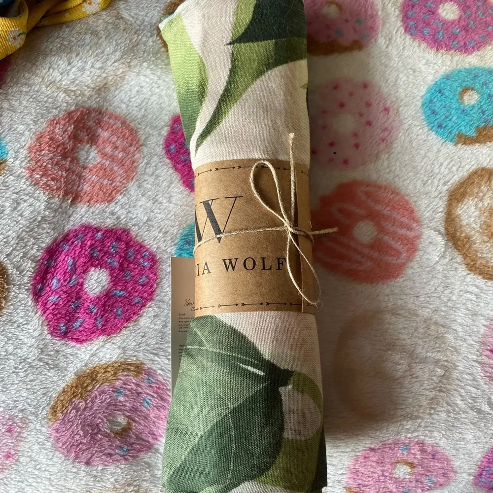 Virginia Wolf Multi Wear Wrap Green - Image 5