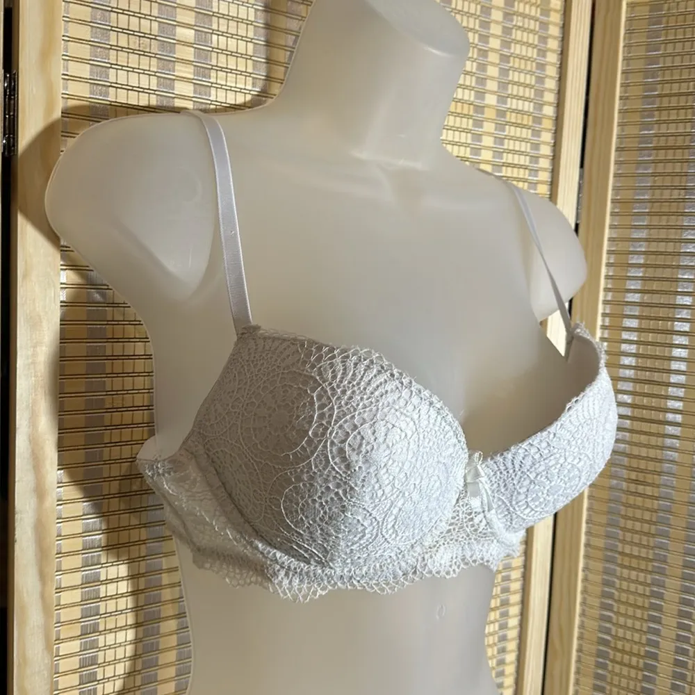 Rene Rofe Lingerie White Lace Overlay Padded Underwire Push Up Bra 36C Size undefined - Image 3