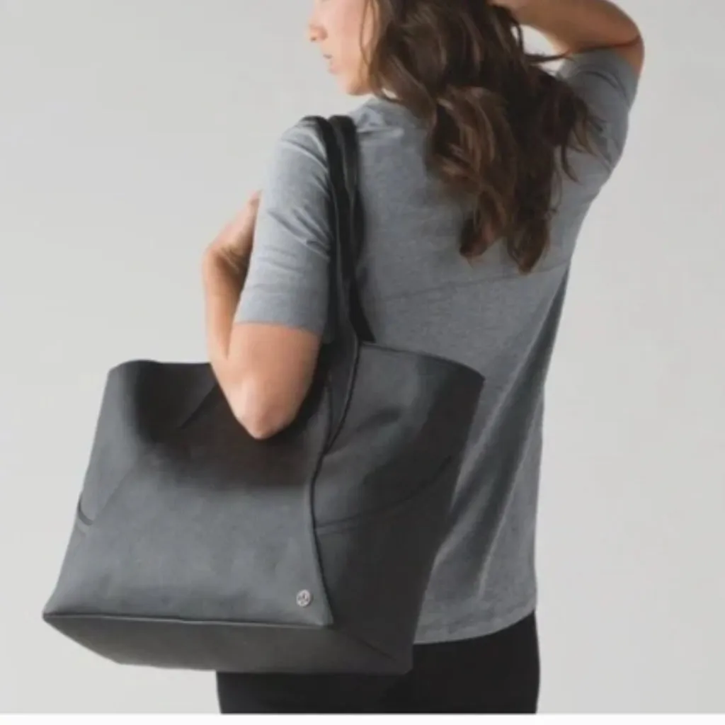 Lululemon All Day Black Go Wild Tote Bag - Image 2