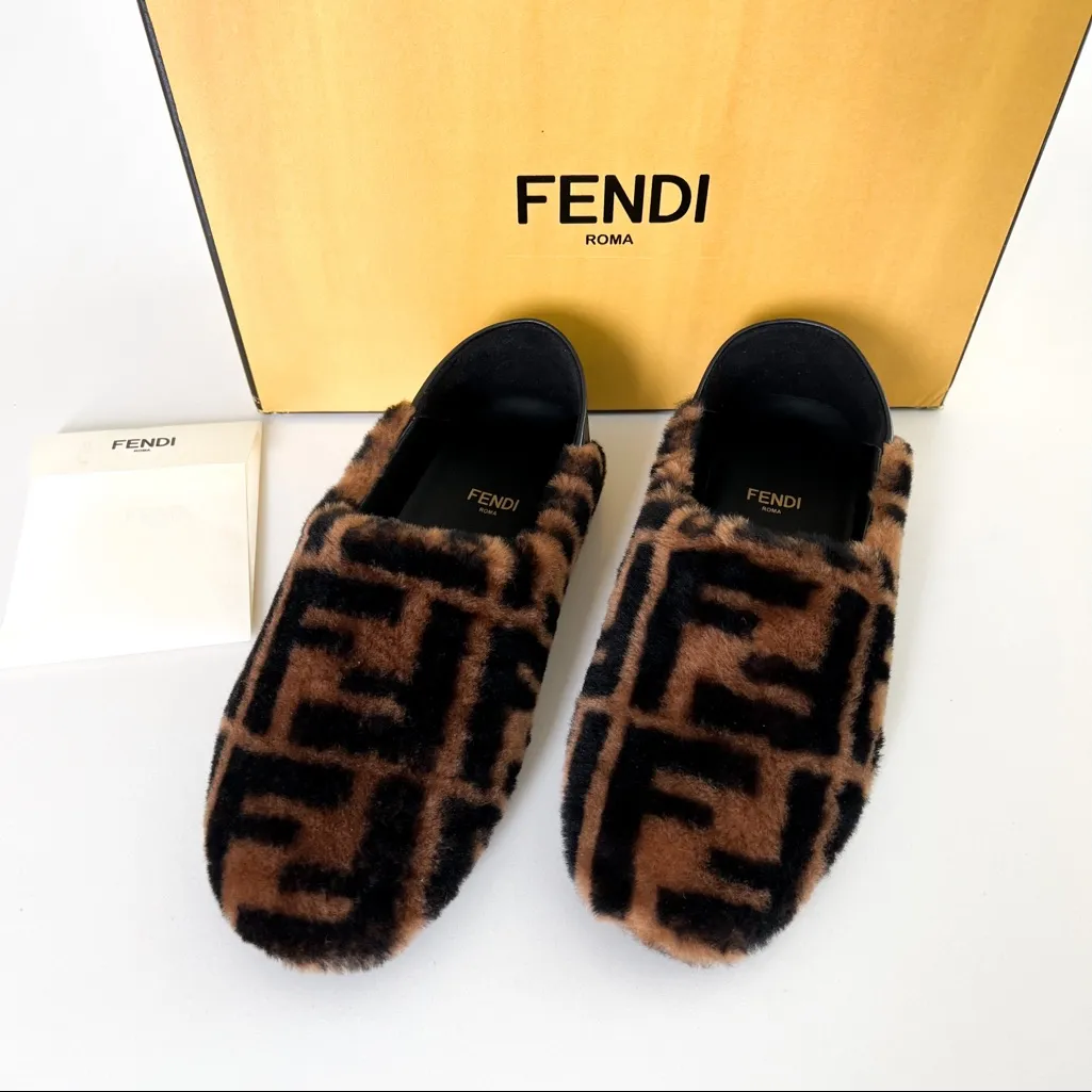 NWT Fendi FF Shearling Fur Slippers Shoes in Brown - Image 4