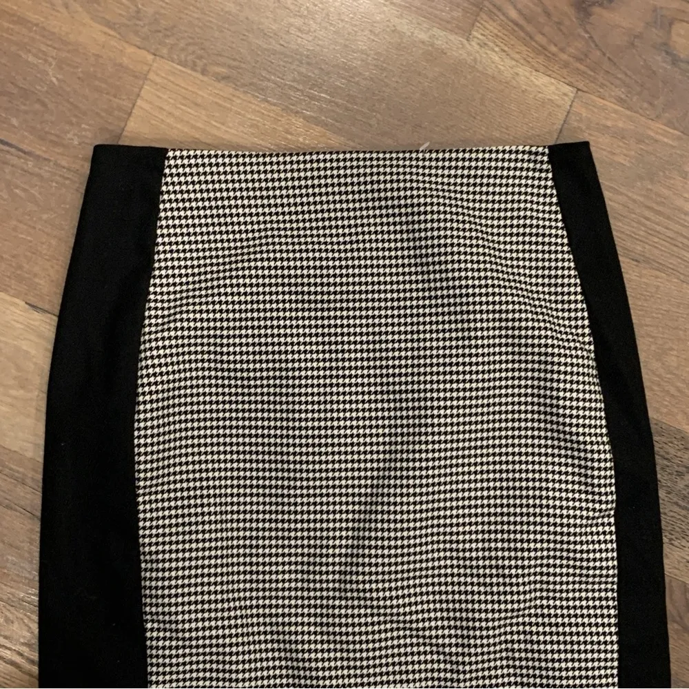 White House | Black Market  Houndstooth Pencil Skirt Size 4 - Image 6