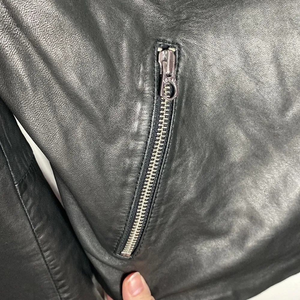 Madewell  Washed Leather Motorcycle Jacket in true black size XS - Image 12