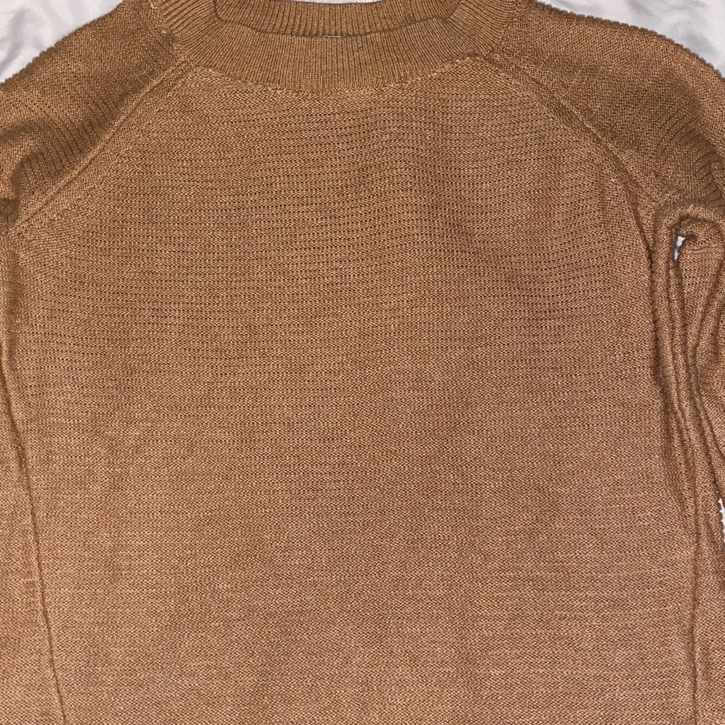 Old Navy  Women's Camel Crew Neck Sweater - Image 3