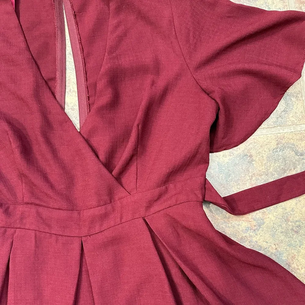 beautiful windsor burgundy flowy mini dress with short sleeves and tie - Image 3