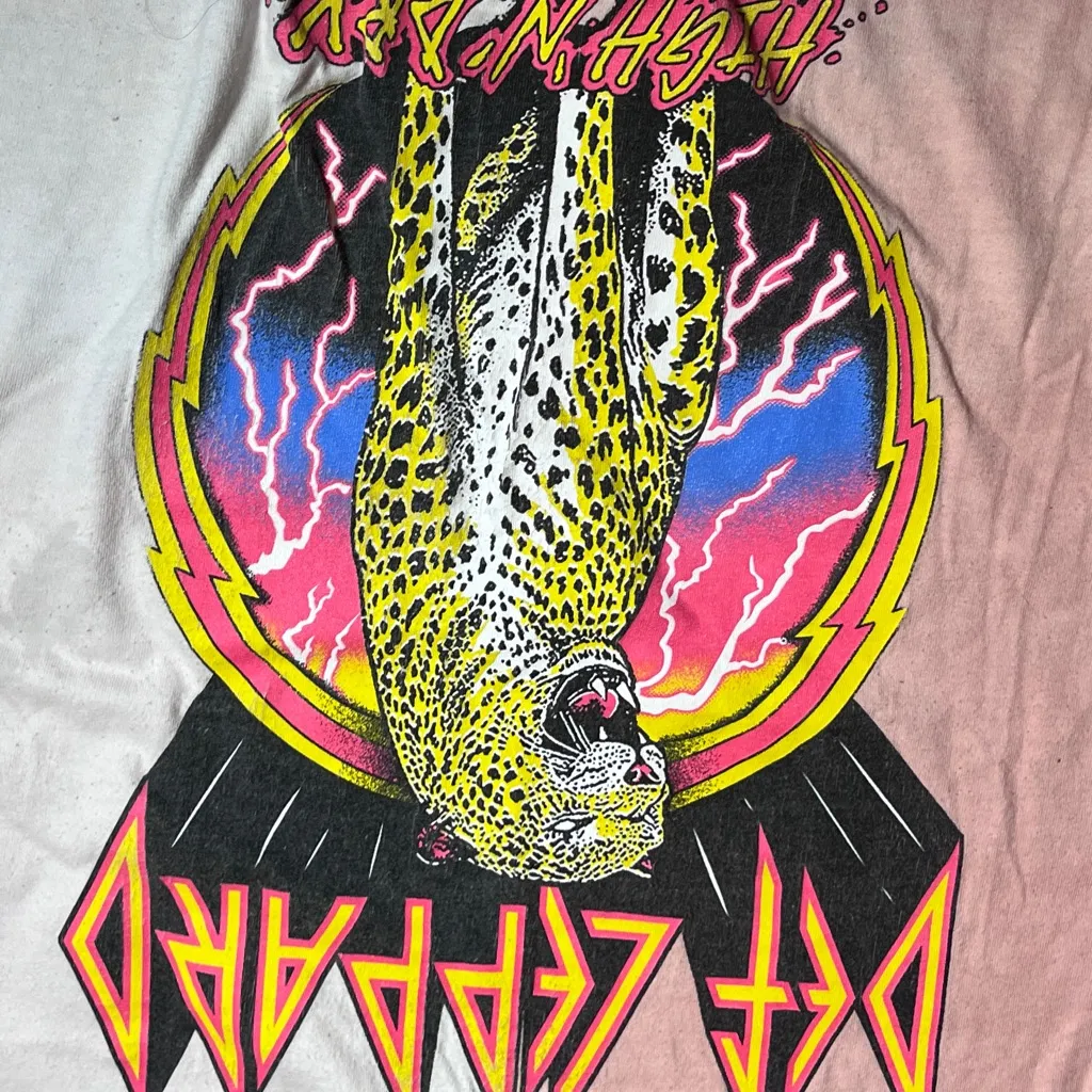 Def Leppard  Size L Hign N Dry Classic Rock T-shirt Tie Dye Music Band - Image 2