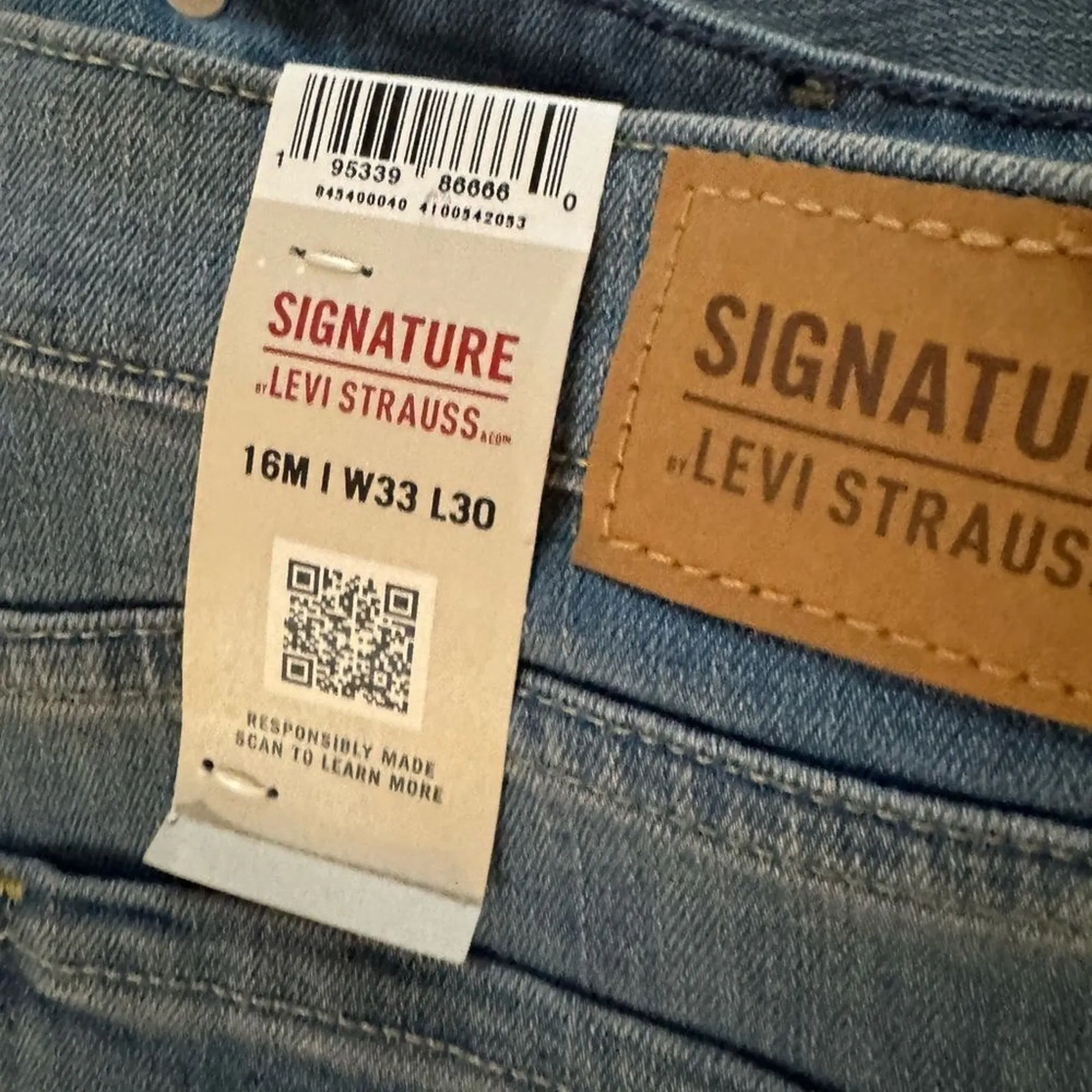 SIGNATURE BY LEVI STRAUSS Mid-Rise Skinny Jeans, Size 16M / W33 x L30 New w/ Tag - Image 11