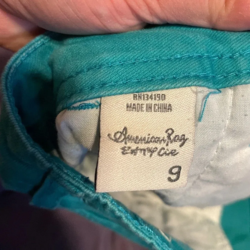 American Rag Turquoise Mid Rise Jean Shorts Sz 9 - Image 3