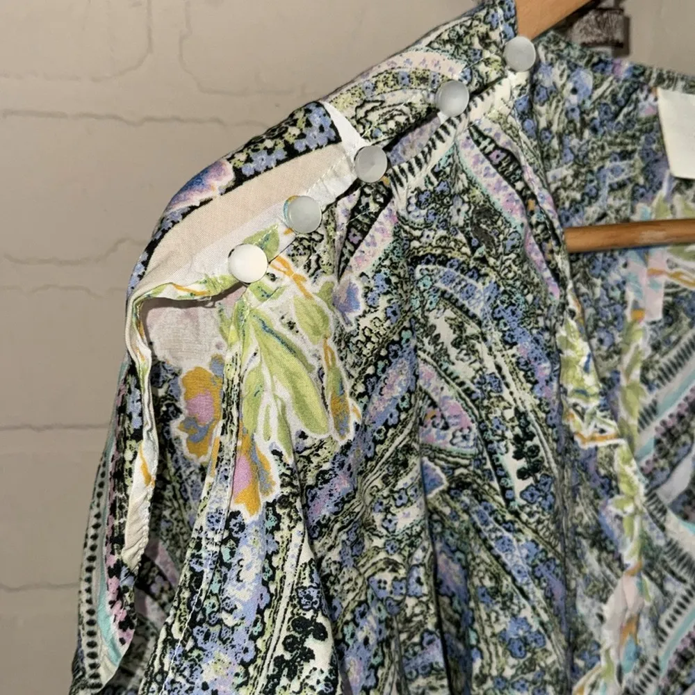 Maeve Anthropologie Maya Floral Flutter Sleeve Top size 0 like new rayon - Image 4