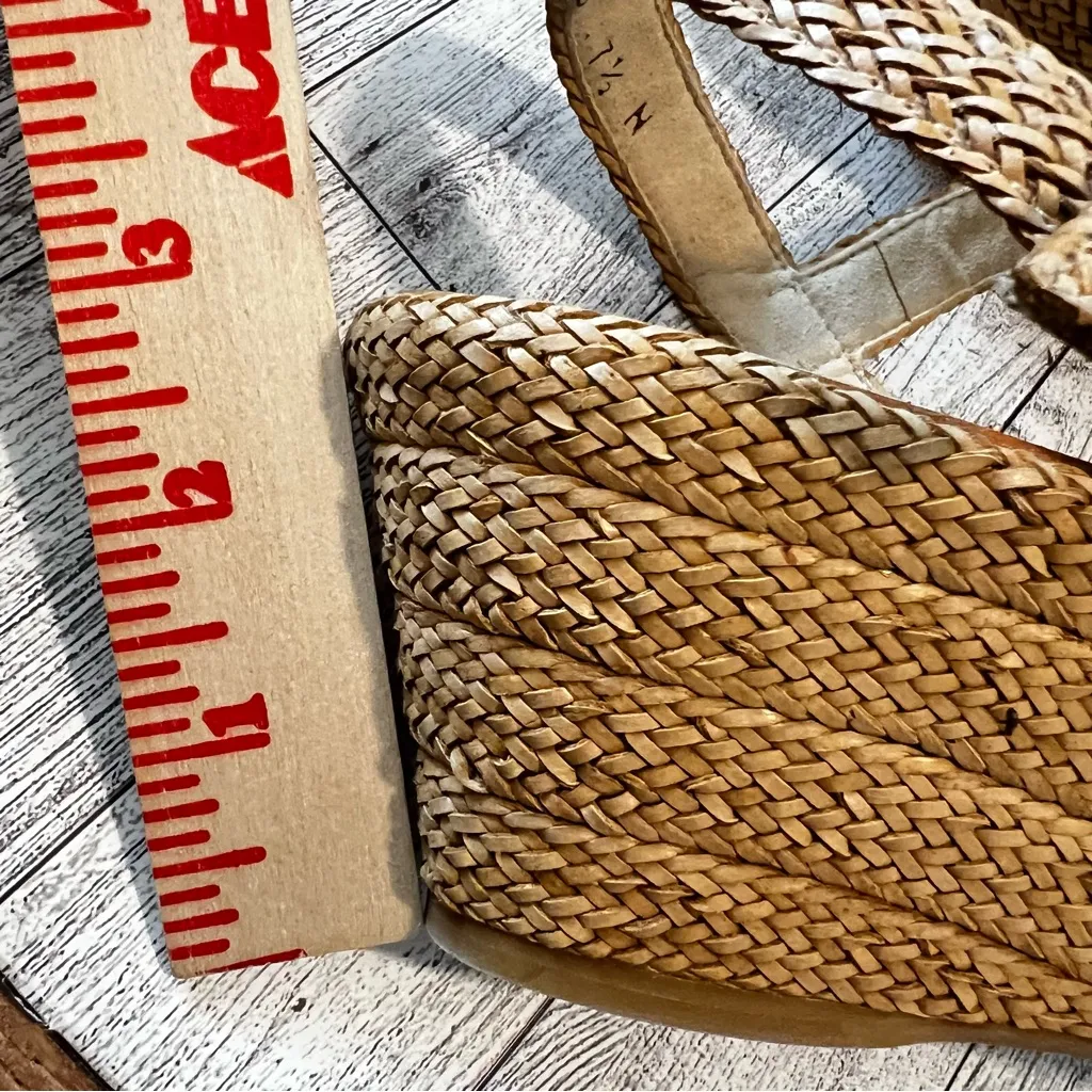 Stuart Weitzman Barbados Raffia Sandals Women’s Size 7.5 N Ankle Strap Wedge - Image 9