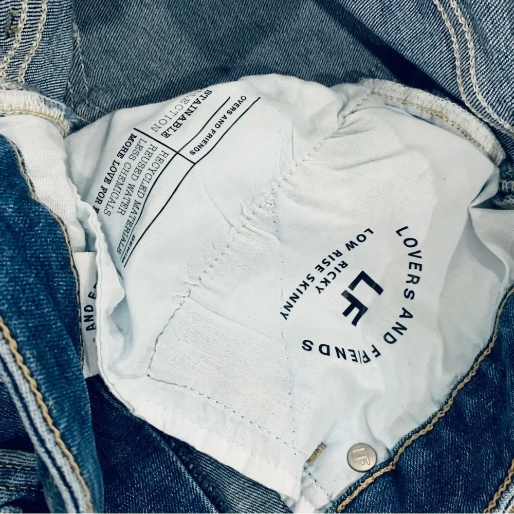 Lovers and Friends Ricky jeans revolve size 28 - Image 6