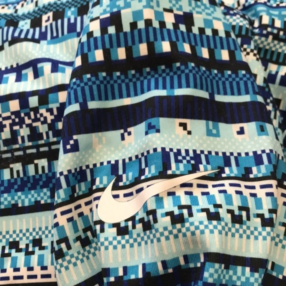 Nike Women's Nike Dri Fit Half Zip‎ aztec Pullover size S - Image 8