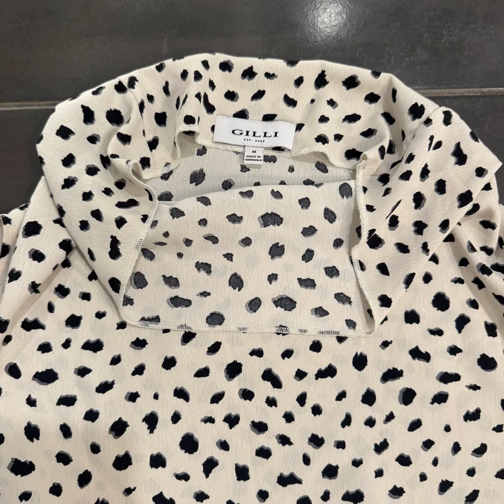 Gilli White and Black Polka Dot Women's Top Size M - Image 3