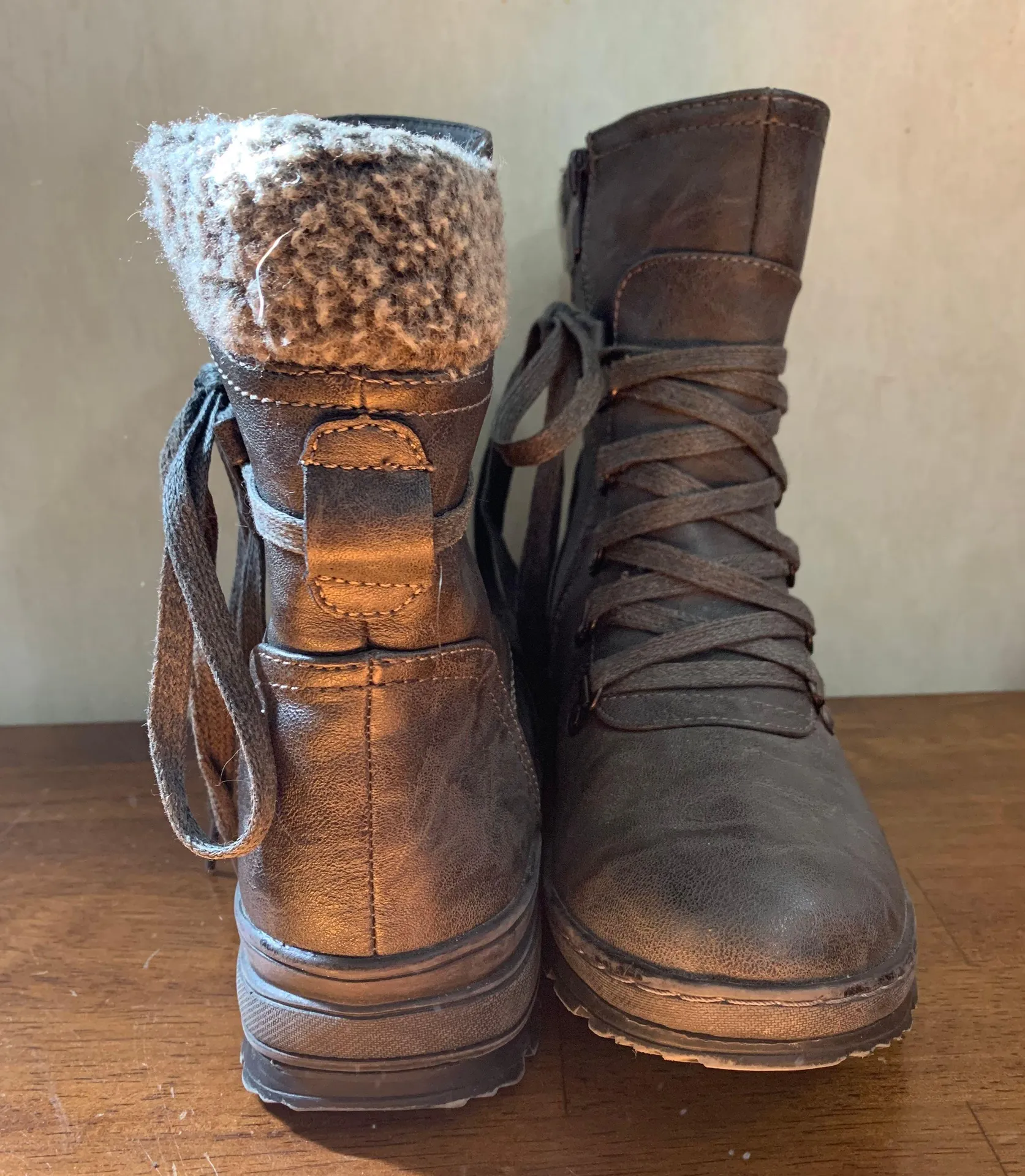 Patrizia Boots Gray Size 7.5 - Image 3