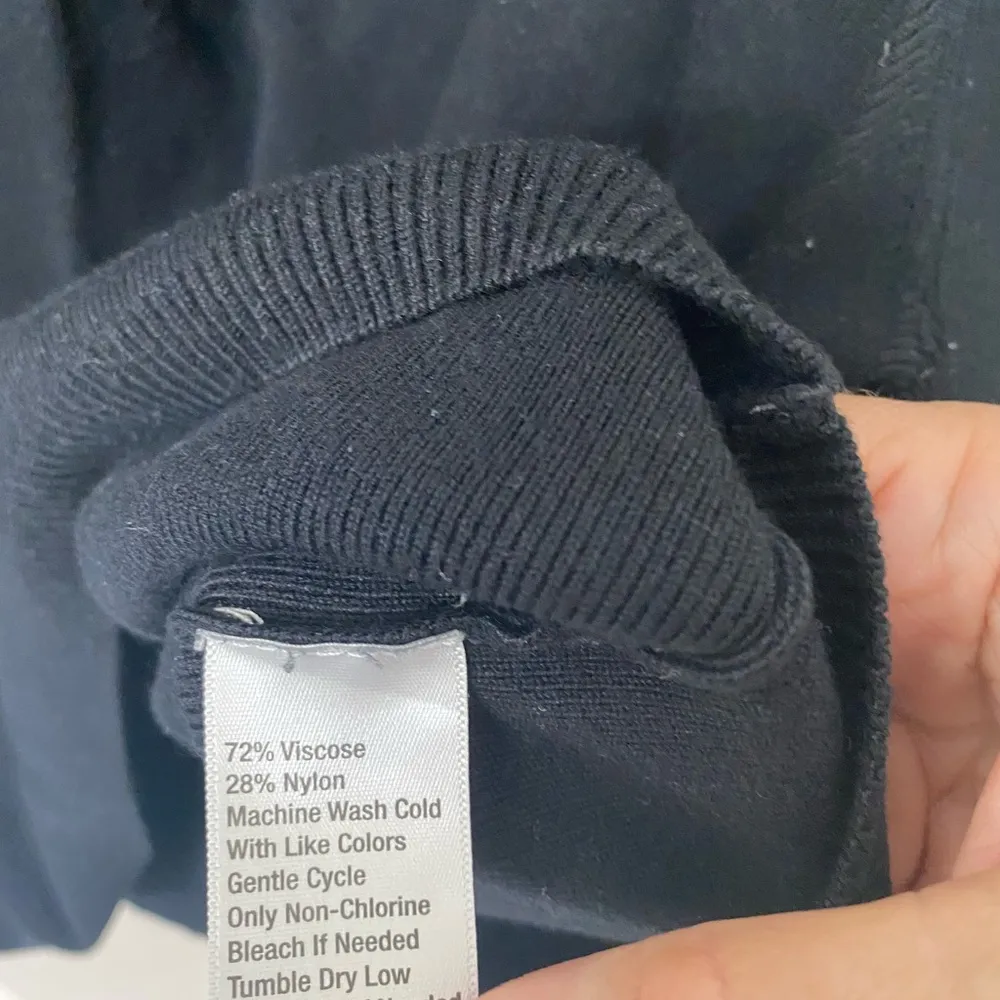 Women’s thick knit sweater Size L - Image 3