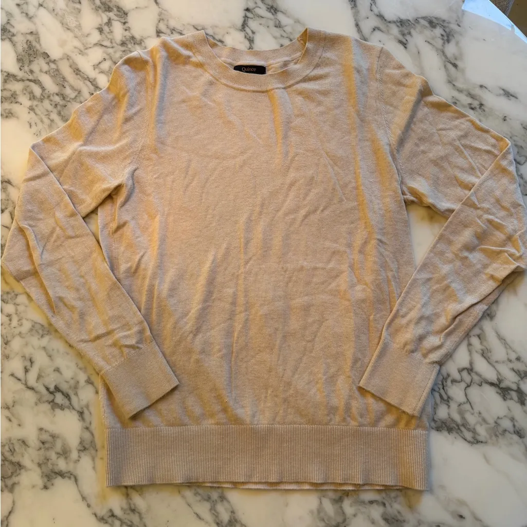 EUC QUINCE Lightweight Cotton Cashmere Crew Sweater - small hole customer return - Image 2