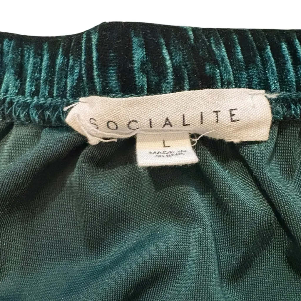 Socialite Off the Shoulder Emerald Green Crushed Velvet Top, Sz L - Image 12