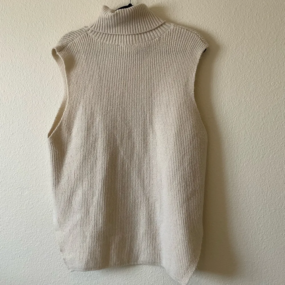 Sleeveless turtleneck Sweater Vest Cream Size Large - Image 3
