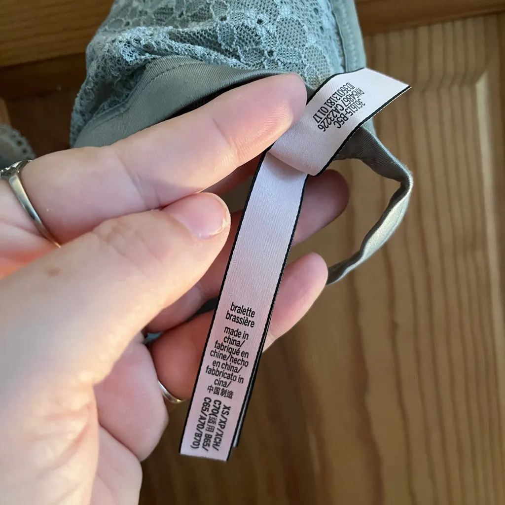 Victorias Secret VS lace bralette front latch size xs - Image 3