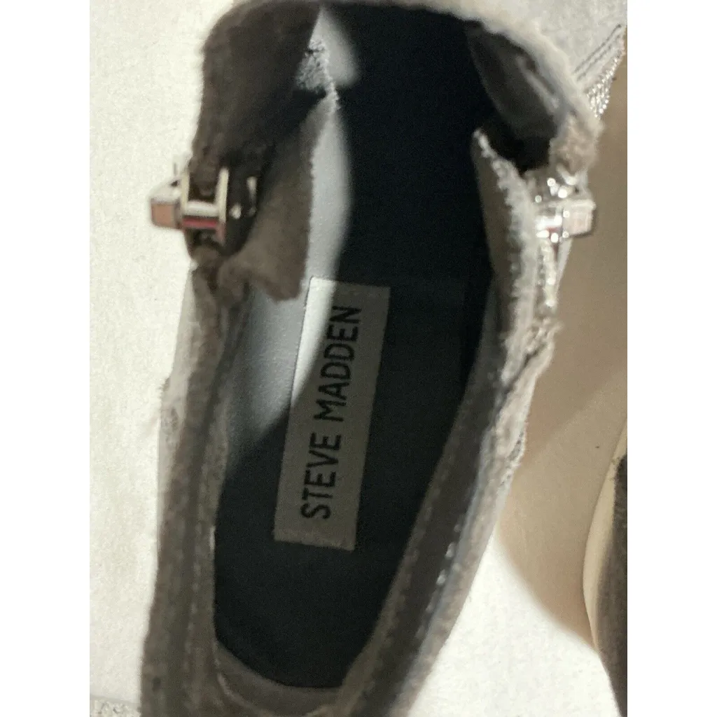 Womans Steve Madden Wedgie Size 7 Gray Suede Side Zip Wedge Sneaker - Image 6