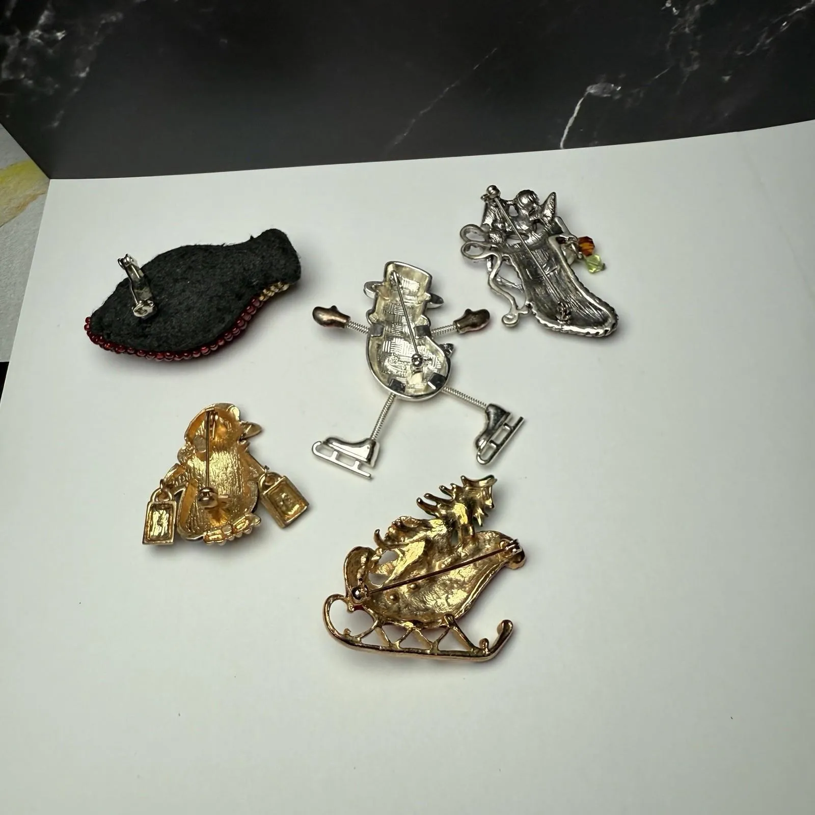 Christmas Holiday Lot Of 5 Brooch Pin Light Bulb Snowman Penguin Sleigh Stocking - Image 13