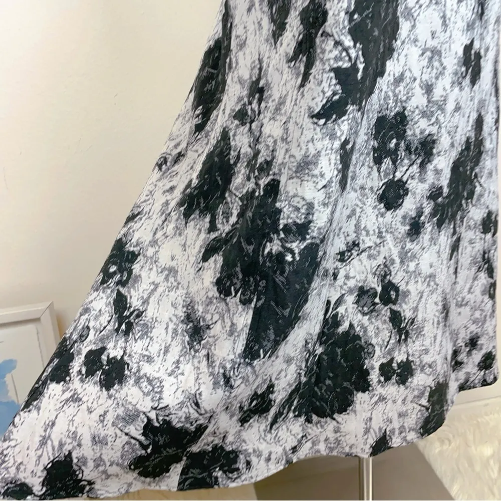 Moon River Corset Style Denim Midi Dress in Black & White - Image 3