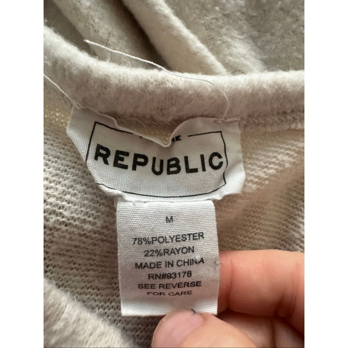 For the Republic Beige Scoop Neck Oversized Sweater Top Women’s Medium - Image 3