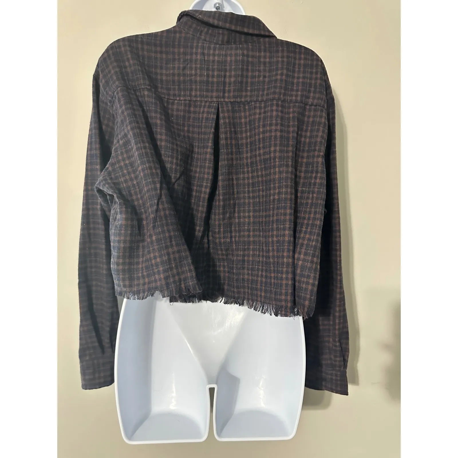 Talulah Brown Plaid Cropped Button Up Shirt Long Sleeve Frayed Hem Women's L - Image 5