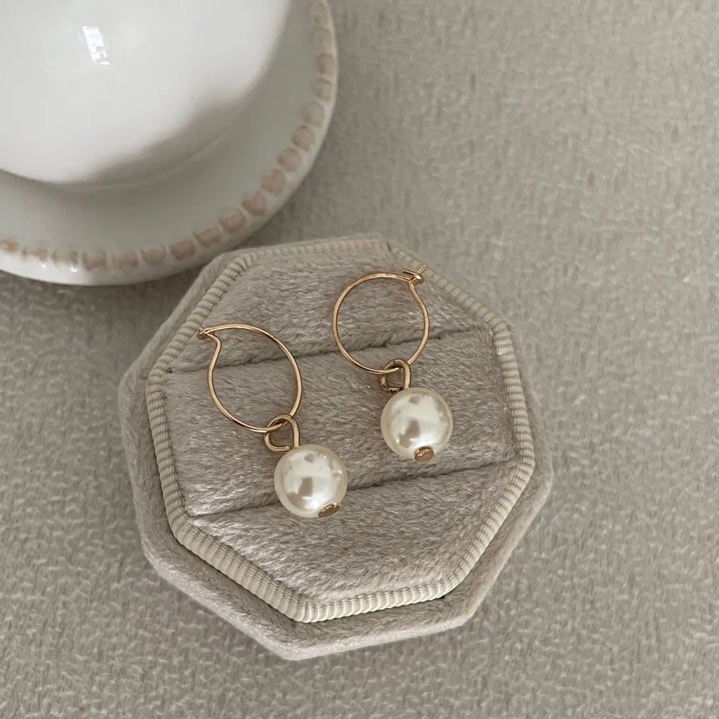 Lulus Pearl dangle earrings on small hoops - Image 3